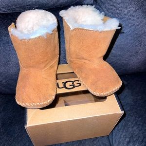 Infants UGG boots 2/3